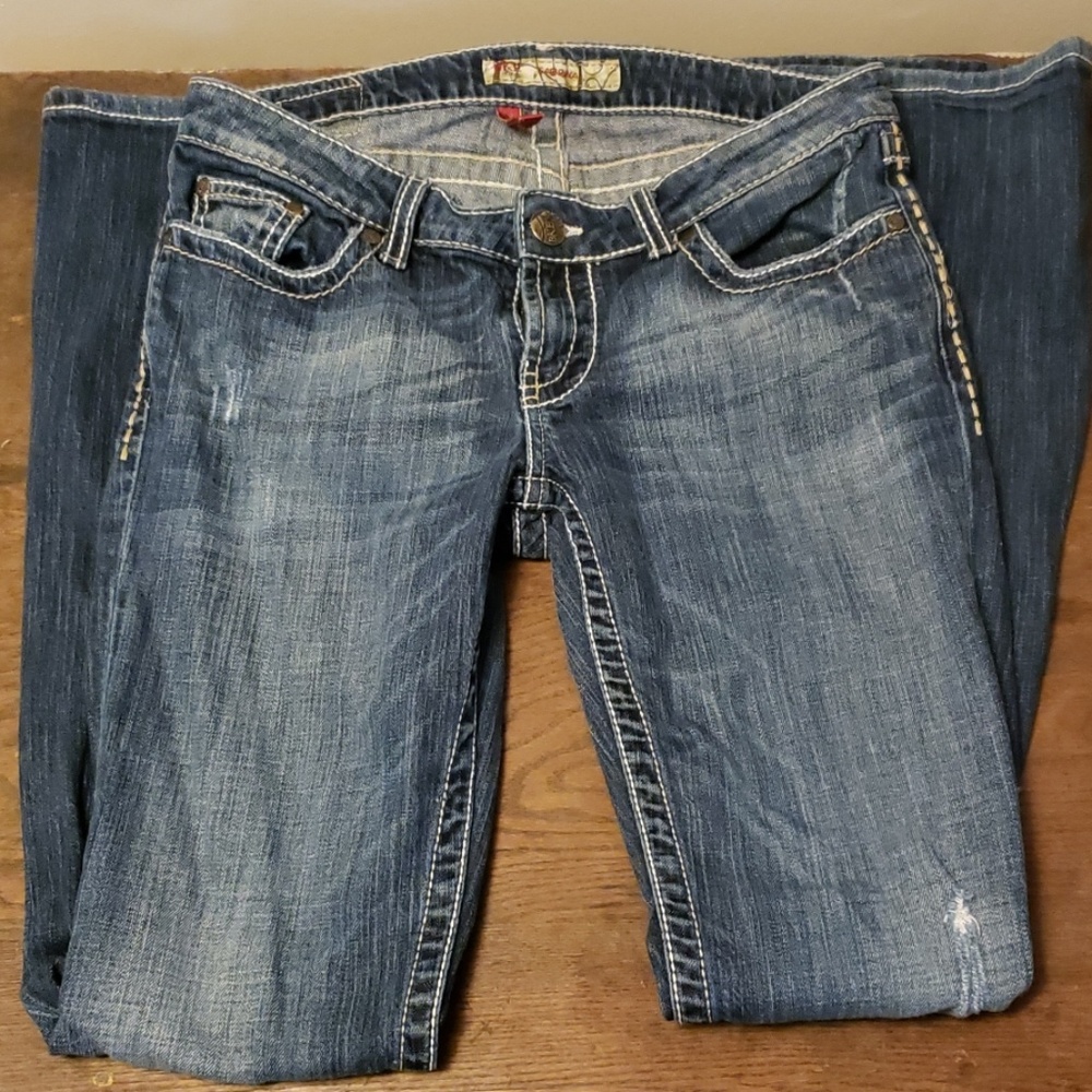 Bootcut Buckle jeans